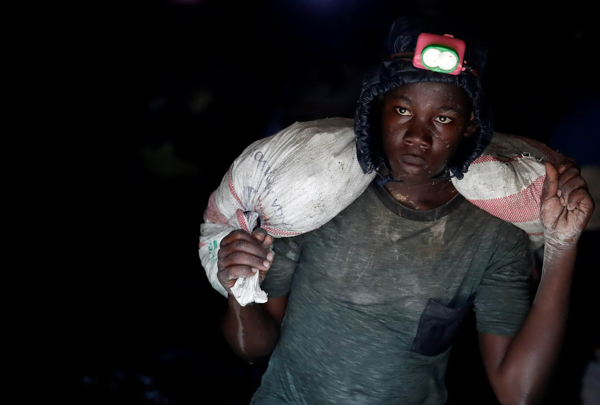Как работают на золотых рудниках в Конго. ФОТО