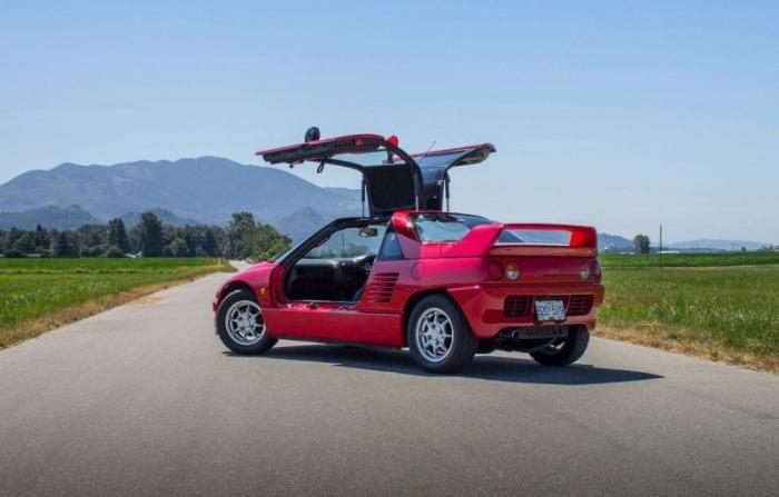 Mazda Autozam AZ-1: маленький спортивный автомобиль с крыльями