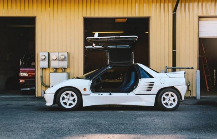 Mazda Autozam AZ-1: маленький спортивный автомобиль с крыльями