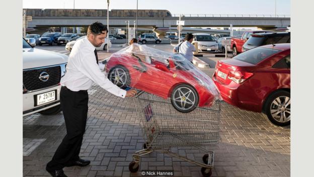 «Хлеб и зрелища»: фотограф снял жизнь богачей Дубая