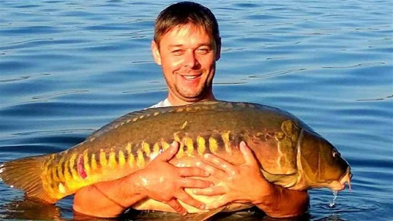 На Тернопольщине рыбак поймал карпа весом почти 20 кг (ФОТО)