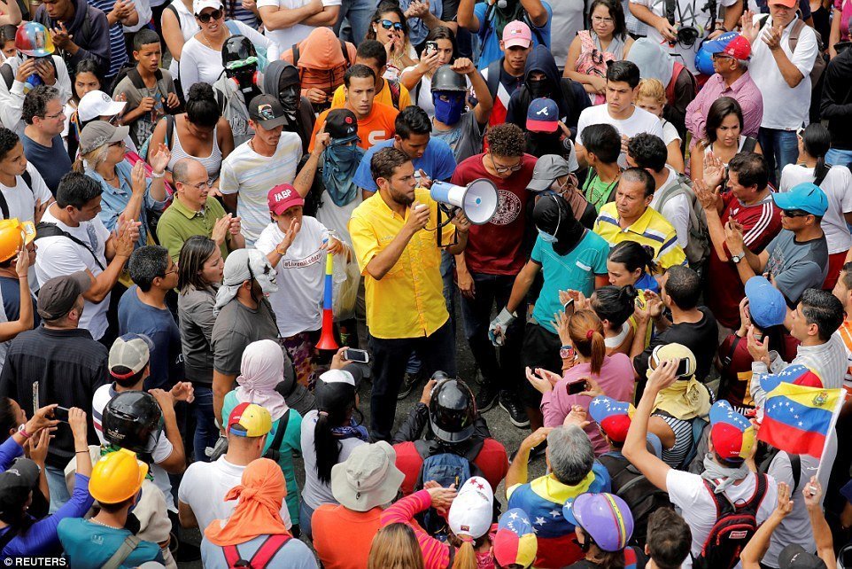 Курица за мешок с деньгами: заоблачные цены в Венесуэле