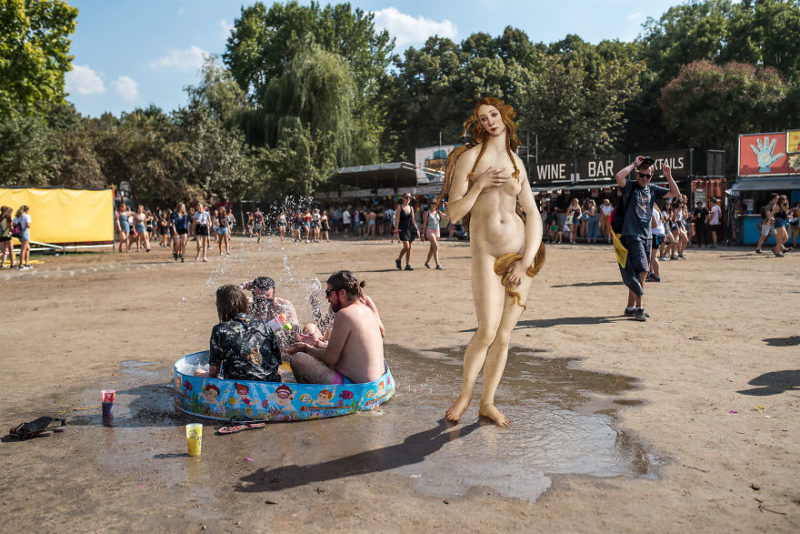 Как Мона Лиза тусила на «европейском Burning Man»