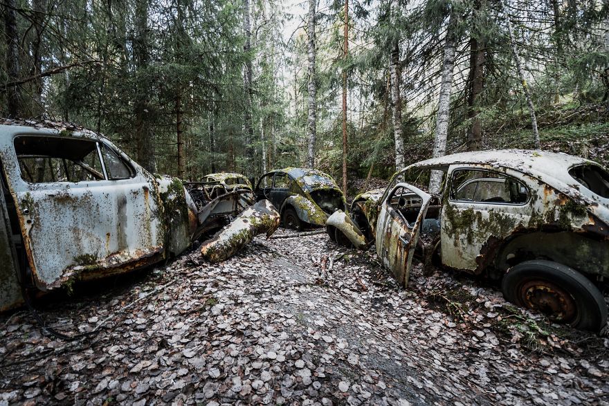 Время бросать. Sweden abandoned. Most incredible car Sweden.