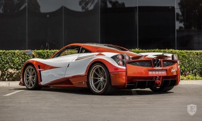 Эксклюзивный Pagani Huayra с пробегом восемь километров