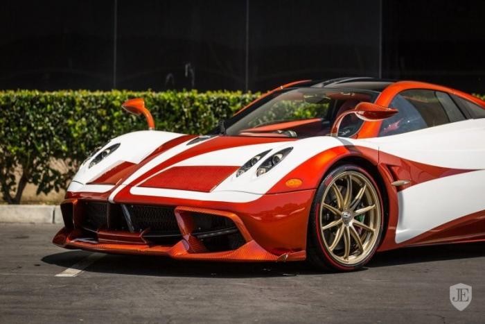 Эксклюзивный Pagani Huayra с пробегом восемь километров