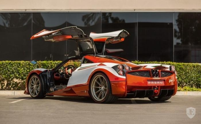 Эксклюзивный Pagani Huayra с пробегом восемь километров