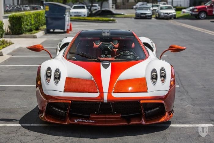 Эксклюзивный Pagani Huayra с пробегом восемь километров