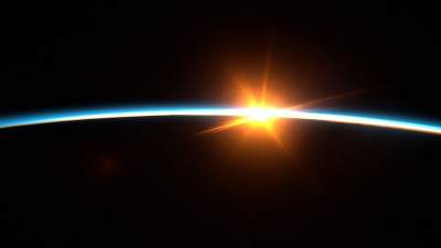 Как выглядит восход Солнца на орбите. Фото