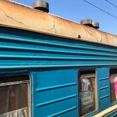 "Москва-Херсон": в Сети высмеяли дырявый украинский поезд 