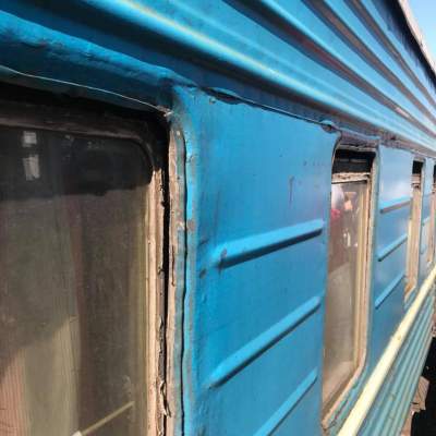 "Москва-Херсон": в Сети высмеяли дырявый украинский поезд 