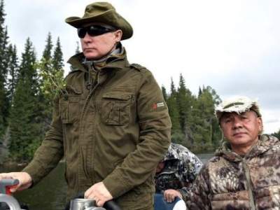 «Горбатая гора» отдыхает: в Сети высмеяли отдых Путина и Шойгу
