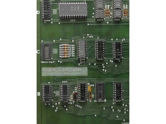 Первый компьютер Apple продан вдвое дороже оценки