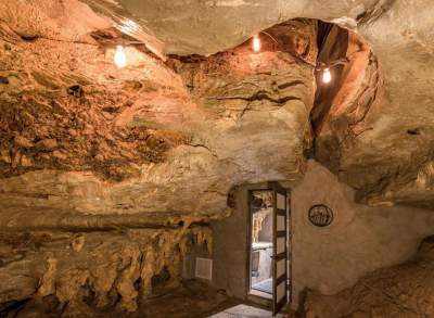 Необычный отель, скрытый в пещере. Фото