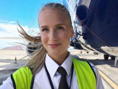 Сеть в восторге от очаровательной девушки-пилота из Швеции. Фото