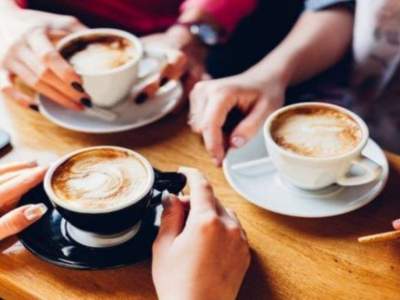 Диетологи объяснили, как кофеин влияет на похудение