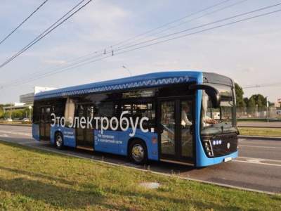 С мэром на борту: первый московский электробус сломался во время презентации