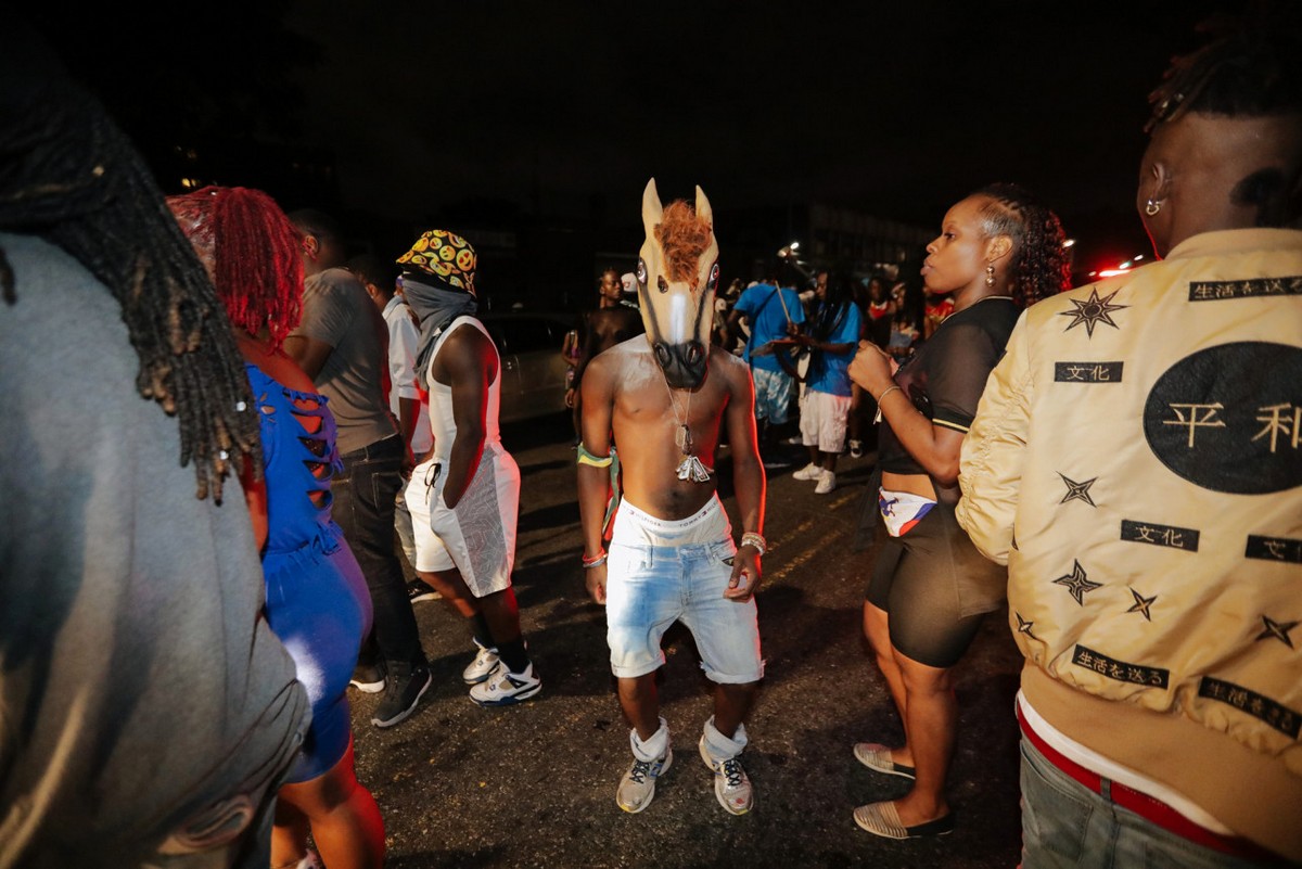 Ежегодный карнавал J'Ouvert Festival в Бруклине