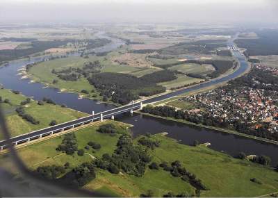 Самые красивые в мире водяные мосты. Фото