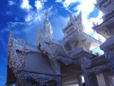 Этот буддийский храм способен поразить с первого взгляда. Фото