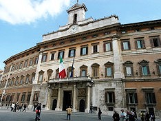 Власти Италии приняли пакет антикризисных мер