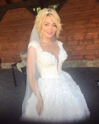 Украинская певица похвасталась роскошным свадебным платьем