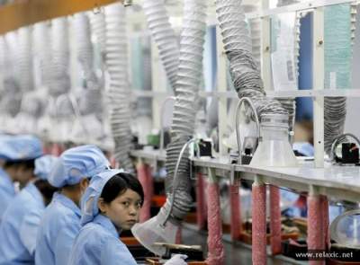 Фотограф показал, как устроены китайские фабрики. Фото