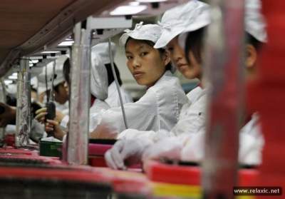 Фотограф показал, как устроены китайские фабрики. Фото
