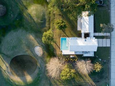 За этим необычным домом в Аргентине "прячется" поле для гольфа. Фото