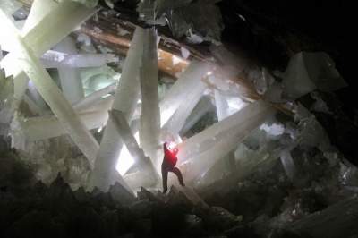 "Инопланетные" пейзажи пещеры кристаллов. Фото