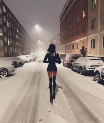 Шведка, покорившая Instagram очень длинными ногами. Фото