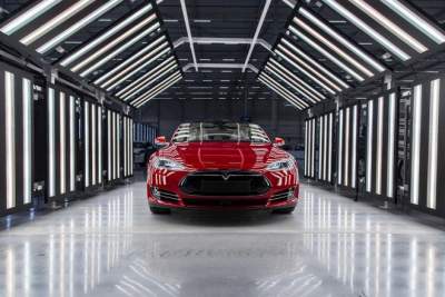 Виртуальная прогулка по первому в Европе заводу Tesla. Фото