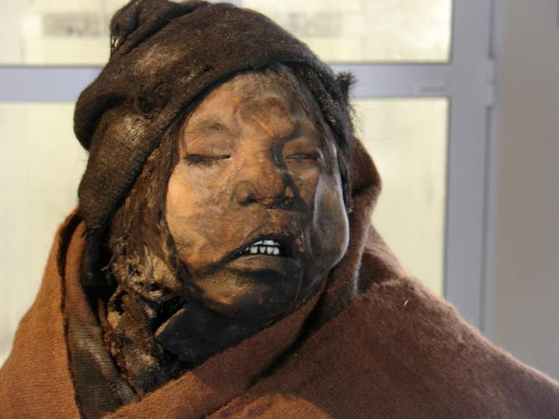 Инкские мумии принесенных в жертву детей и женщин. ФОТО