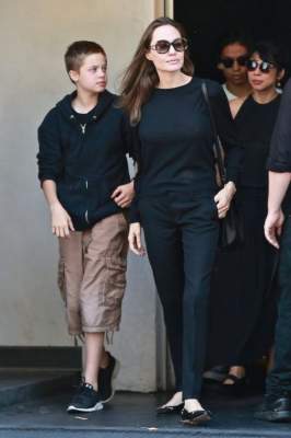 Анджелина Джоли с сыном попала в объектив камер папарацци