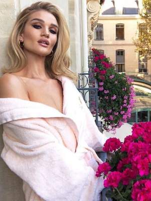 "Ангел" Victoria's Secret выложила в Сеть пикантный снимок
