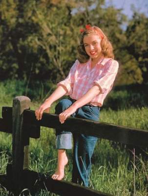 Снимки юной Мэрилин Монро продадут с аукциона. Фото