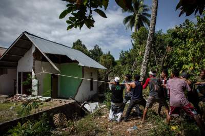 Будни жителей Индонезии в колоритных снимках. Фото