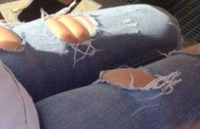 Нелепые фотки девушек, которым не стоило надевать рваные джинсы