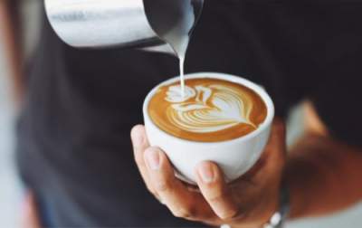 Диетологи объяснили, почему необходимо регулярно пить кофе