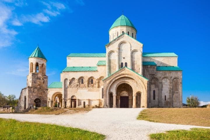 Природные памятники и памятники архитектуры, которые скоро могут исчезнуть