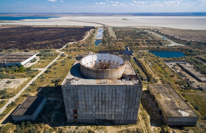 Заброшенные советские уникальные объекты и сложная техника