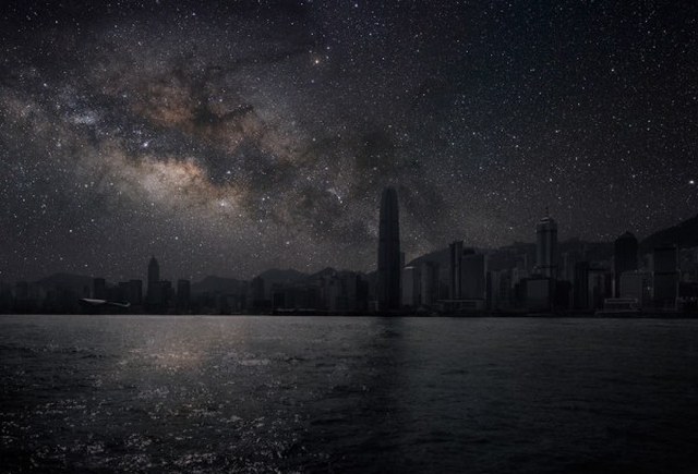 Ночное небо над мегаполисами. ФОТО