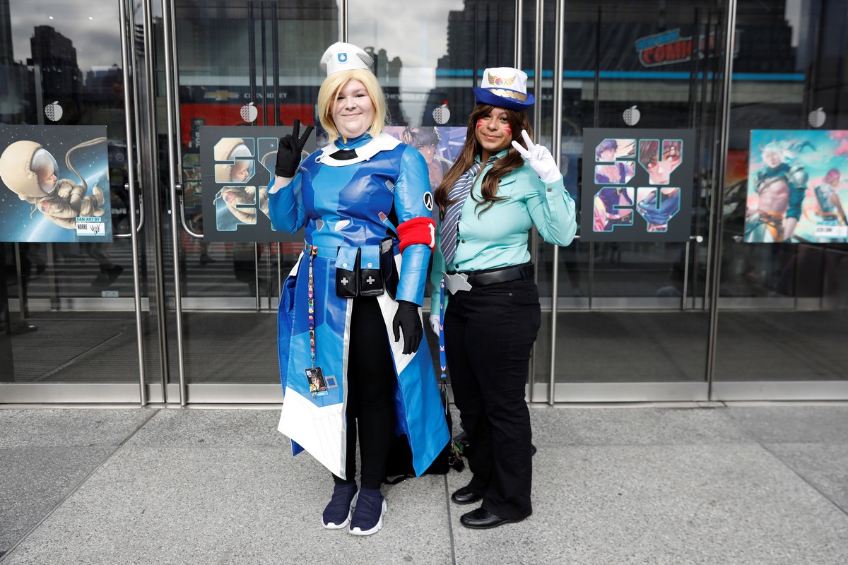 Яркие костюмы посетители New York Comic Con 2018