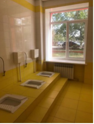 На Одесчине в школе появился туалет с «панорамными» окнами