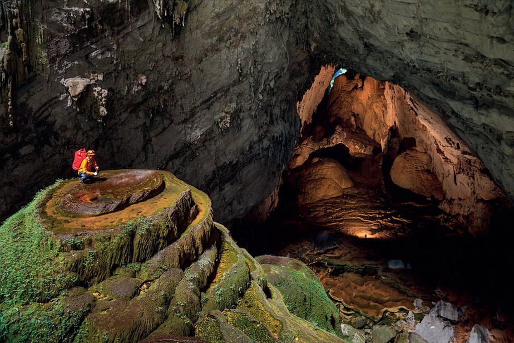 Самая большая на планете пещера горной реки (ФОТО)