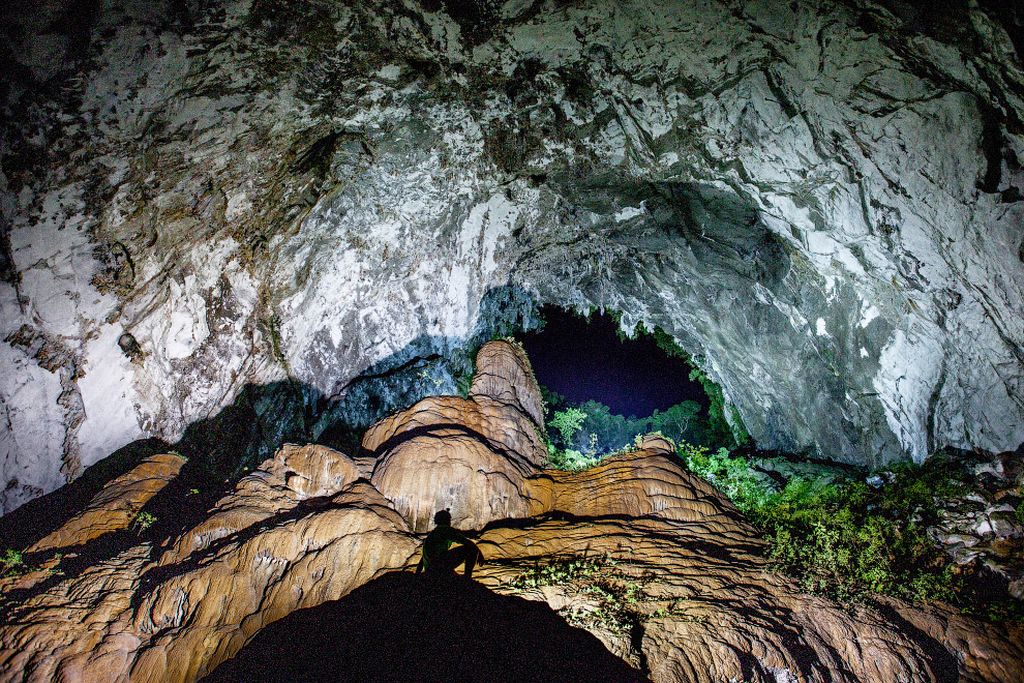 Самая большая на планете пещера горной реки (ФОТО)