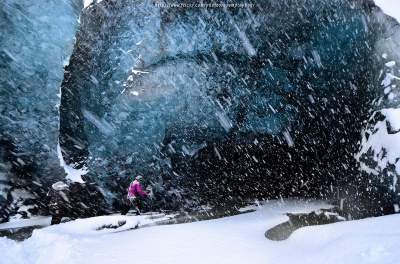 Прогулка по исландской ледяной пещере неописуемой красоты. Фото