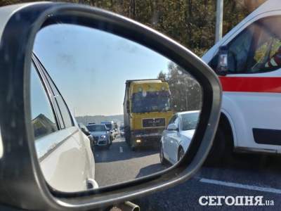 Под Киевом перекрыли Одесскую трассу: образовалась пробка