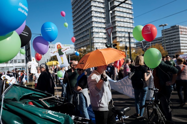 В Берлине на марш против расизма вышли 240 тысяч человек. ФОТО