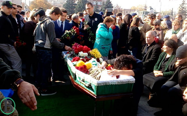 С воином 10-й ОГШБр Антоном Моспаном, погибшим на Донбассе, простились в Черкассах 06